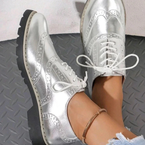 Shoes - Women's Silver Lace-Up Comfortable Flat Oxfords, Classic Round Toe Brogues
